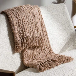 HOEM Arvo Boucle Plaster Yarn Throw