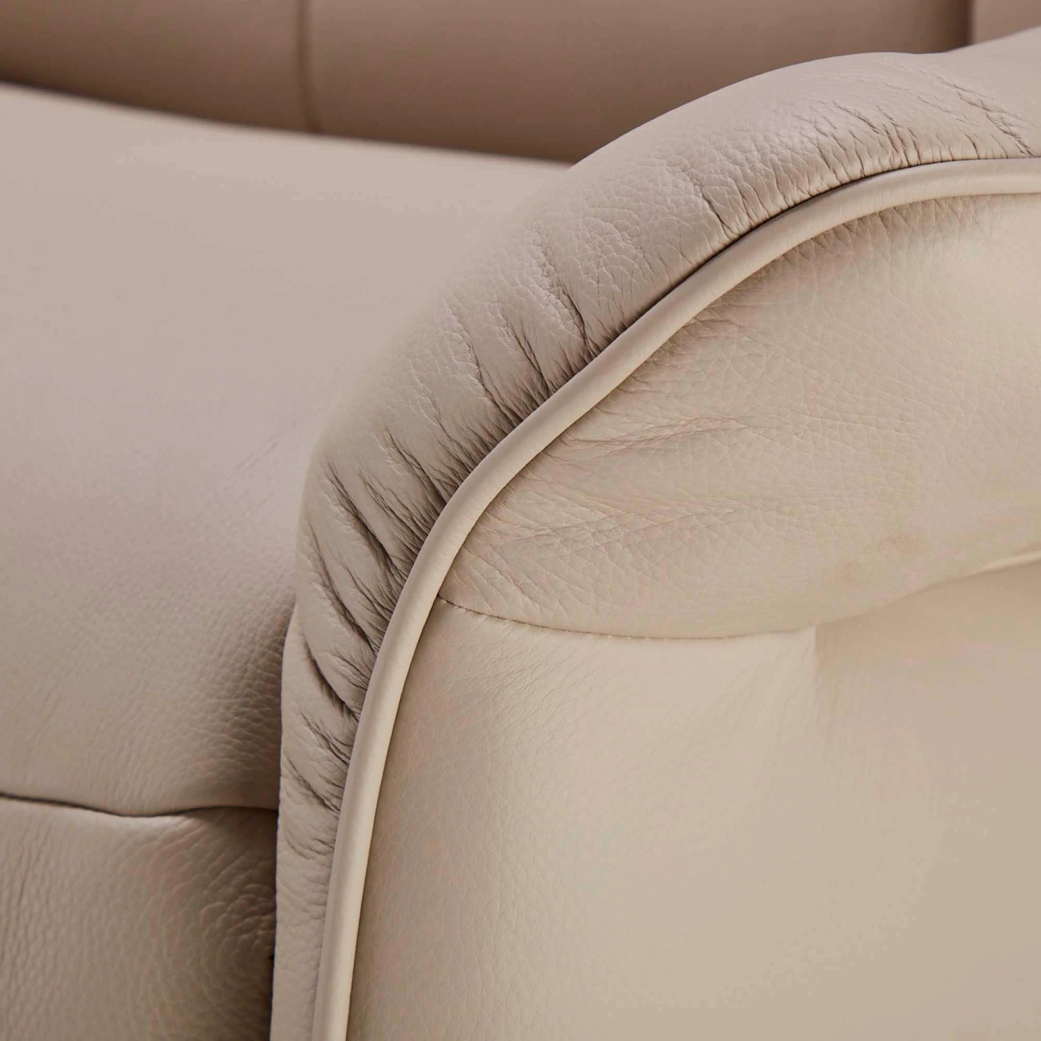 Himolla Lupo Cream Leather 3 Seater Electric Recliner Sofa 9 Himolla Lupo Cream Leather 3 Seater Electric Recliner Sofa - Image 9