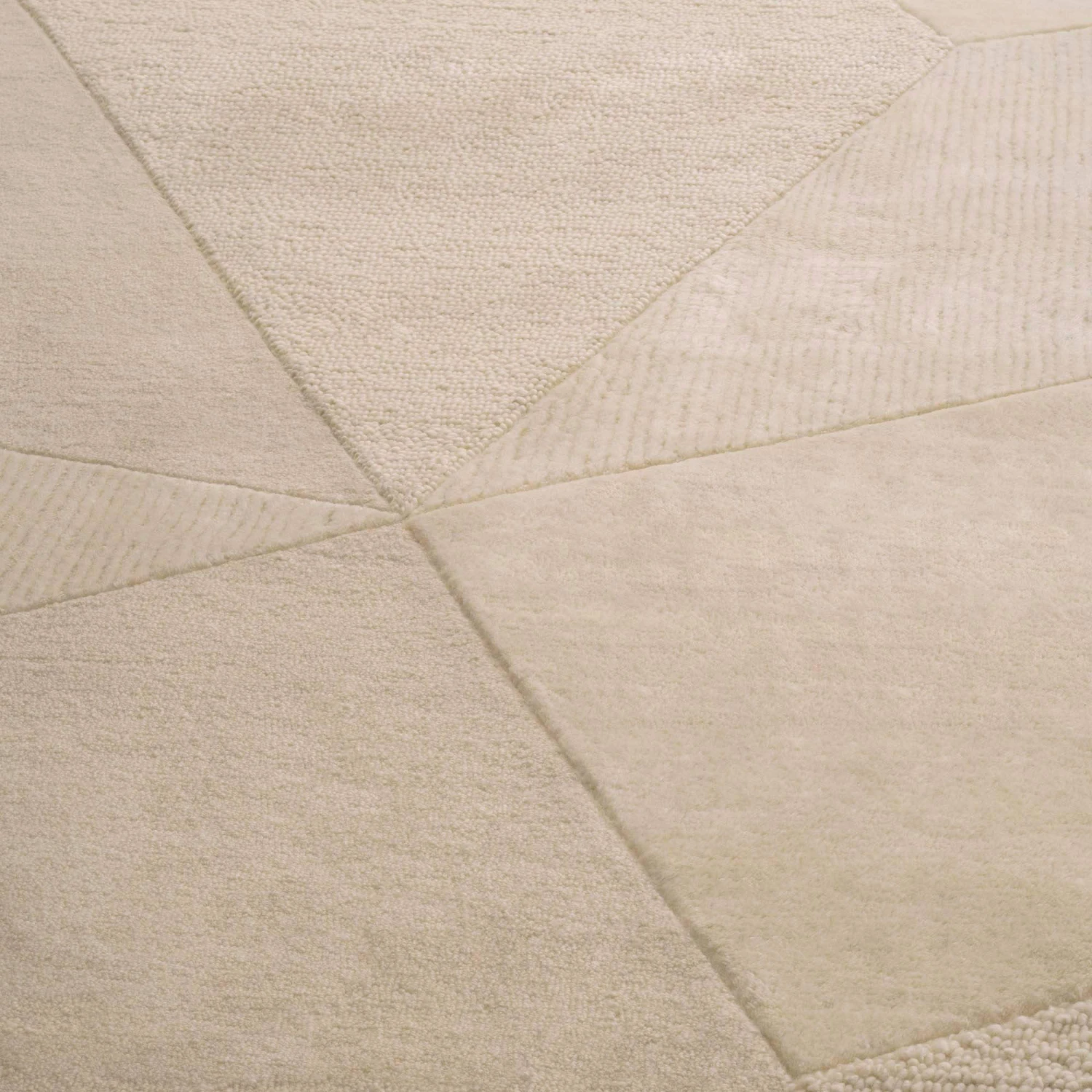 Eichholtz Osumi 300cm X 400cm White Rug 3 Eichholtz Osumi 300cm X 400cm White Rug - Image 3