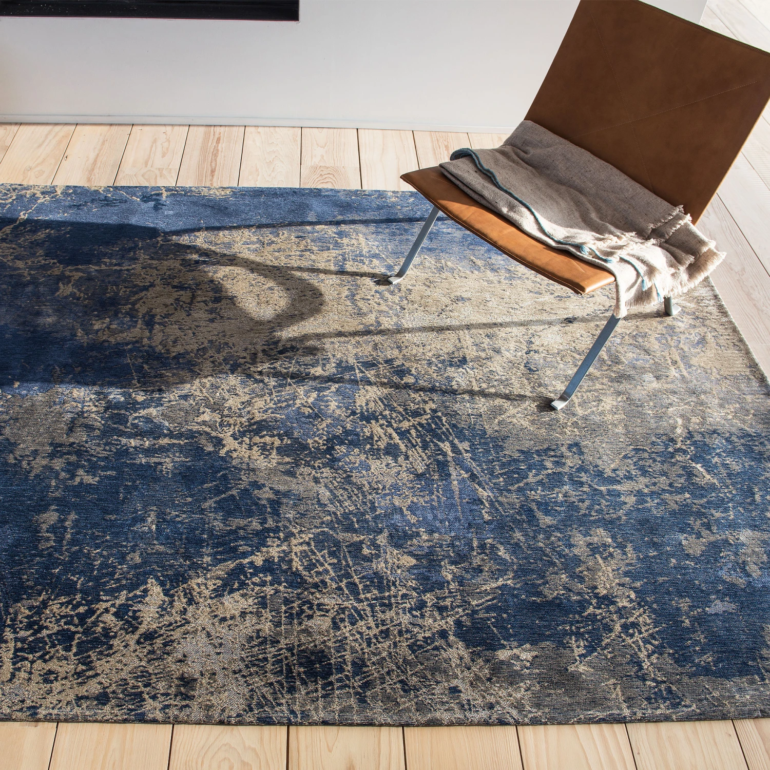 Mad Men Abyss Blue 170cm X 240cm Rug 3 Mad Men Abyss Blue 170cm X 240cm Rug - Image 3