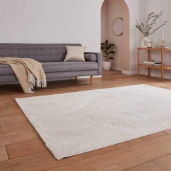 Flores Cream Rug Collection