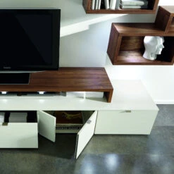 Venjakob Andiamo TV Lowboard 9 Venjakob Andiamo TV Lowboard -Housingunits 49b61d37a29fa238f2e56e539fe64b34