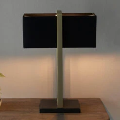 Squared Brass Table Lamp With Black Fabric Shade -Housingunits 4b8ac2f825a2efe3c6405fb9cb18c7b2 1