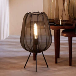 Plumeria Black Tripod Mesh Table Lamp
