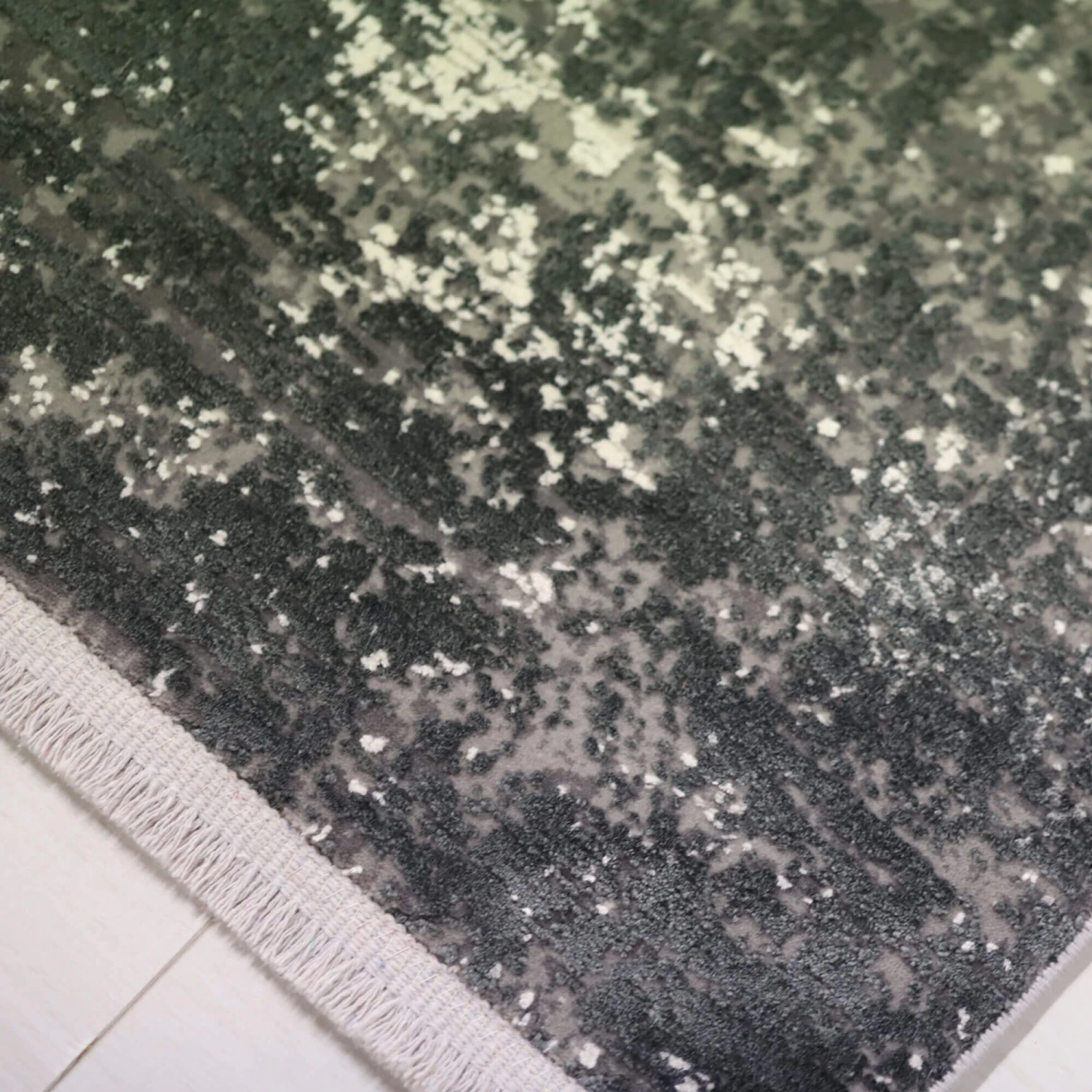 Toros Ombre Charcoal Rug Collection 4 Toros Ombre Charcoal Rug Collection - Image 4