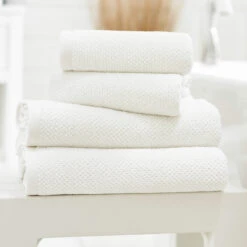Deyongs Riverdale White Bath Towel