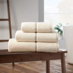 Cream Satin Stitch Bath Towel