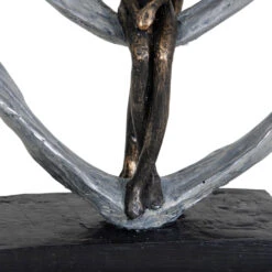 Libra Love Sculpture In Circular Heart -Housingunits c3d6d7c650fe9878e612670fe729b314 1