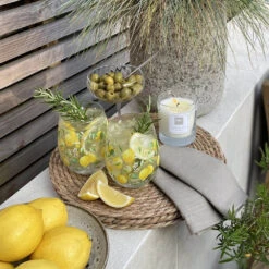 HU Green Irish Tweed 30cl Candle -Housingunits f374db021ec44b5a1116af2aa14642bb